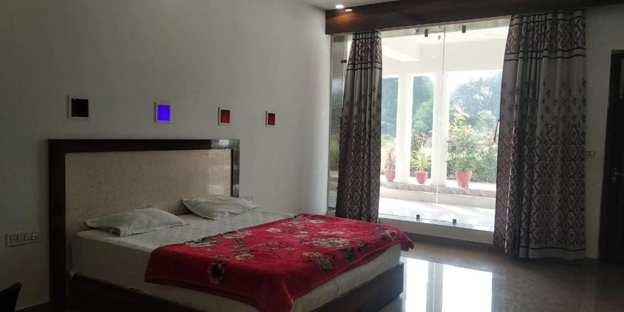 Radha Rani Mahal Khajuraho Hotel Exterior photo