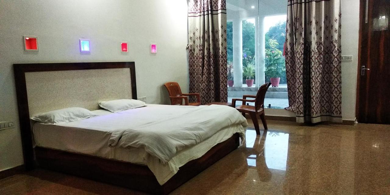 Radha Rani Mahal Khajuraho Hotel Exterior photo